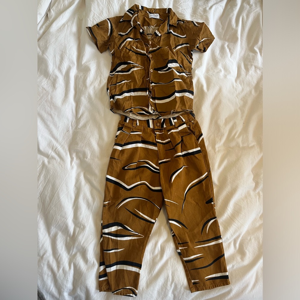 Wolf and Rita kids set. Size 6.